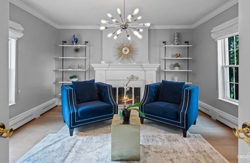 St. Charles Casa | Royal Mansion and gorgeous Venue on the Fox River