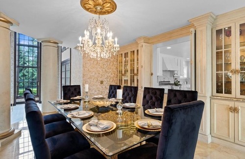St. Charles Casa | Royal Mansion and gorgeous Venue on the Fox River