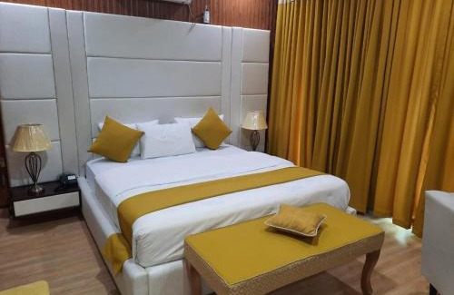 F-8 Sector Casa | Royal Motel Executive