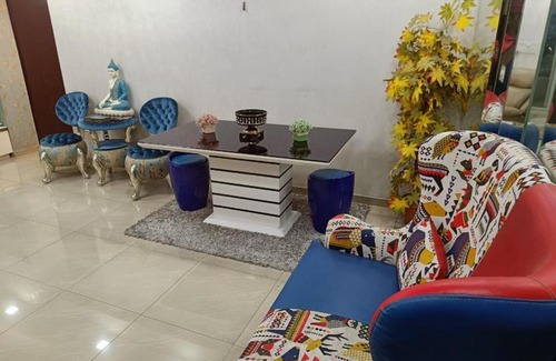 Hadapsar Cama Y Desayuno | Royal Nest 3BHK Suites