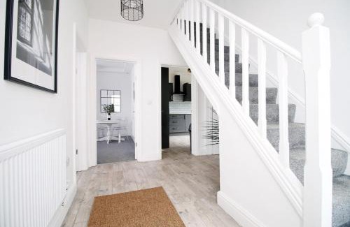 Penylan Casa | Royal Oak House by Tŷ SA - 5 bedroom house