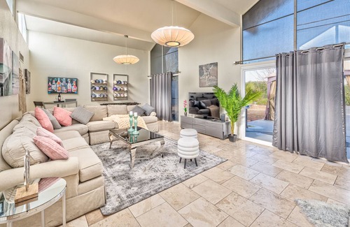 Winchester Casa | Royal Palace -W/pool 5 Min to Strip & Convention