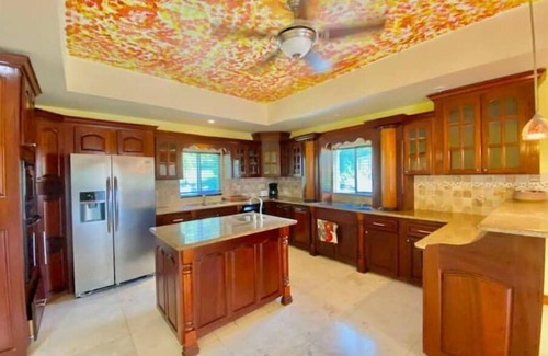 Testman Casa | Royal Palms Estate