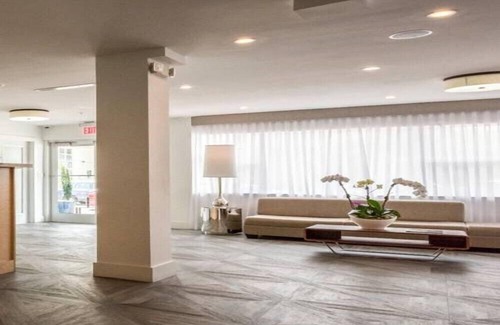North Beach Hotel | Royal Park Miami Magnificent Room w Pool for Romantic Getaway