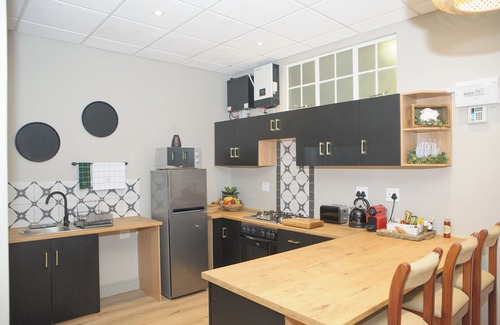 Paarl Apartamento | Royal Pearl, Insta-worthy 1 bedroom Apartment with mountain view