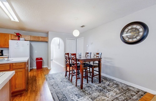 Northside Casa | Serene home with enclosed yard and screened in back patio