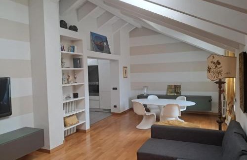 Downtown Apartamento | Royal Suite l'attico nel cuore di Varese
