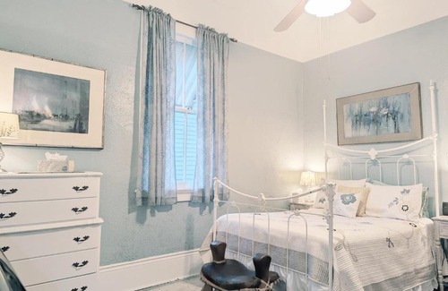 Bywater Casa | Royal Sunshine