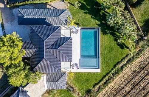 Plaissan Cama Y Desayuno | Royal Tiki Lodges - Maison d'hôtes avec Piscine chauffée Jacuzzi- Chambres ou Villa entière - Villa SCL