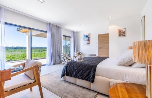Plaissan Cama Y Desayuno | Royal Tiki Lodges - Maison d'hôtes avec Piscine chauffée Jacuzzi- Chambres ou Villa entière - Villa SCL