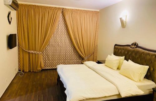 Gulberg Apartamento | Royal Two Bed Luxury Apartment Gulberg