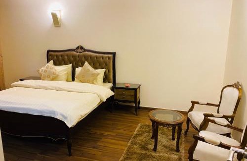 Gulberg Apartamento | Royal Two Bed Luxury Apartment Gulberg
