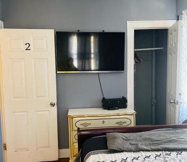 Queens Casa | Royalbluecozy