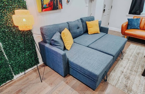 Center City Apartamento | Royaleux/4 King Beds/Sleep 16/Pool Table