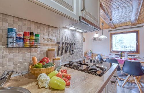 Hrib pri Hinjah Chalet De Esquí | Rozi's Riverside Cottage - Happy Rentals