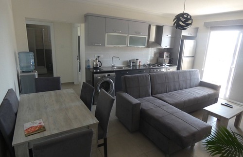 Trikomo Apartamento | RP010 Excelente apartamento moderno de 2 dormitorios, Long Beach, Norte de Chipre