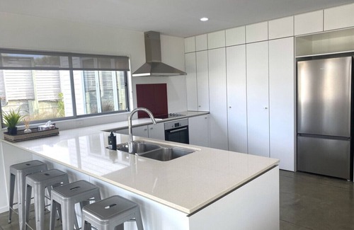 Ruakaka Casa | Ruakaka Holiday Home Walk to Beach
