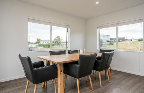 Ruakaka Casa | Ruakaka Sands - Ruakaka Holiday Home