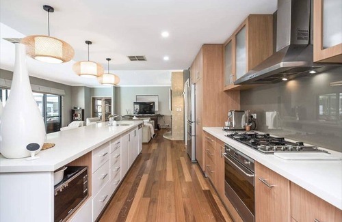 Iluka Casa | Rubi's Coastal Retreat by Swanbnb Management