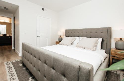 Miracle Mile Apartamento | Ruby 2 BR apt in MiracleMile