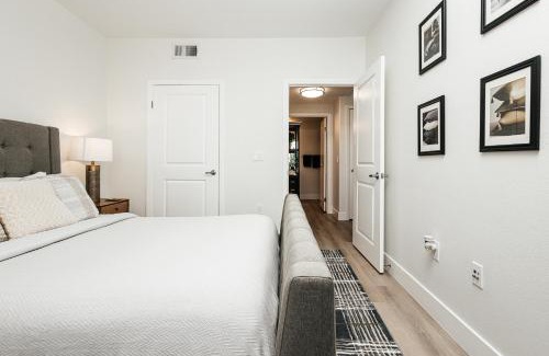 Miracle Mile Apartamento | Ruby 2 BR apt in MiracleMile