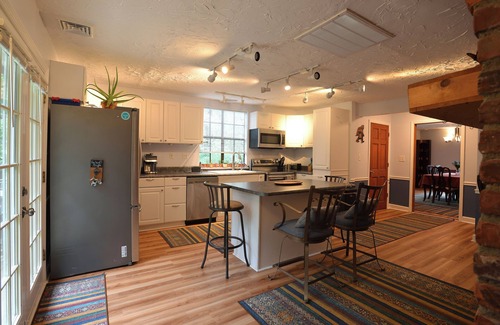 Chattanooga Cabaña | Ruby Falls Cottage nCozy 2-bedroom on lookout mountain with AC, WiFi