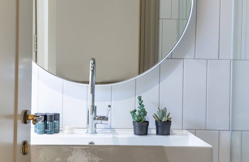 Neve Tzedek Casa | Ruby