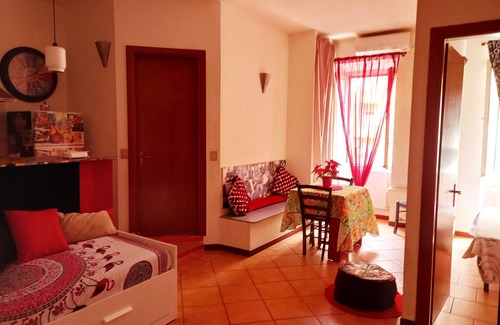 Ostiense Casa | RUBY RED