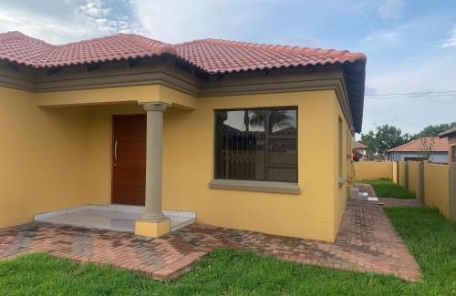 Middelburg Casa | Ruby Rose Place