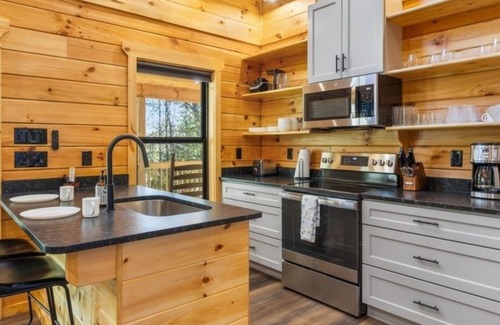 Tellico Plains Casa | Ruby's Retreat - 1 Bedrooms, 1.5 Baths, Sleeps 8 by RedAwning