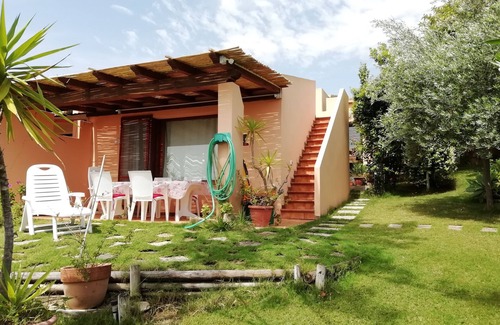 Villaputzu Casa | Villetta a 80 m del mar en Porto Corallo con jardín cerrado