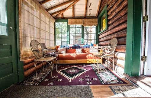 Sheridan Cabina | Ruby Valley Lodge; Log Lodge nestled near Downtown Sheridan Montana