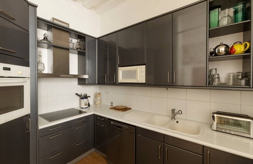Quartier de la Monnaie Apartamento | Rue Suger by onefinestay