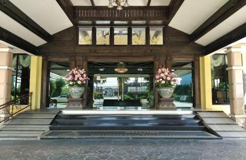 Phitsanulok Hotel | Ruean Phae Royal Park Hotel