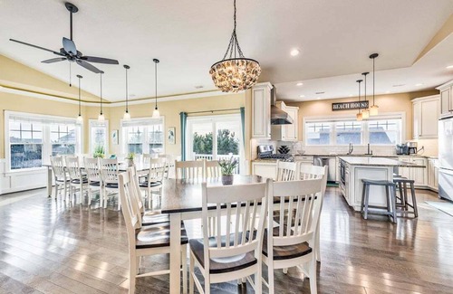 Sandbridge Casa | Ruff Life | 320 pies de la playa | Se aceptan perros, Piscina privada, Bañera de hidromasaje