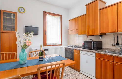 Santa Croce Apartamento | RUGA BELLA ( IN THE HEART OF VENICE)