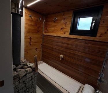 Schmoeckwitz Alquiler De Eote | Ruheoase am Wasser, Sauna-Hausboot in Naturidylle