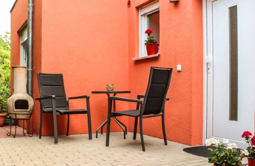 Zirndorf Apartamento | Casa de vacaciones tranquila en estilo italiano con terraza