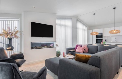 Wemeldinge Casa | Vakantiehuis Ruisweg 12 by Interhome