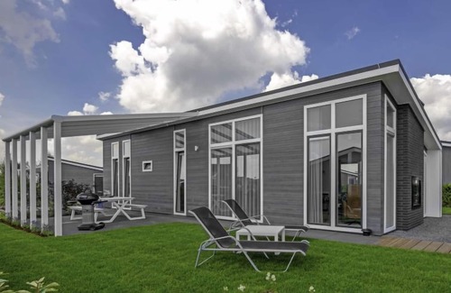 Wemeldinge Casa | Vakantiehuis Ruisweg 34 by Interhome