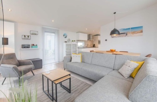 Wemeldinge Casa | Vakantiehuis Ruisweg 39 by Interhome