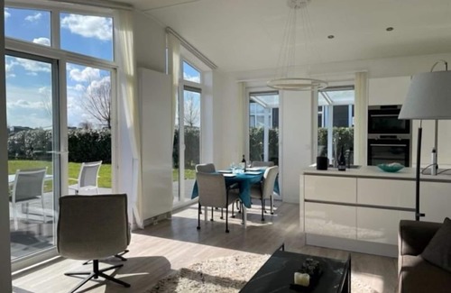 Wemeldinge Casa | Vakantiehuis Ruisweg 56 by Interhome