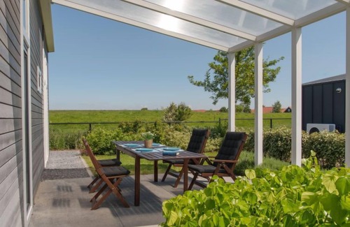 Wemeldinge Casa | Vakantiehuis Ruisweg 69 by Interhome