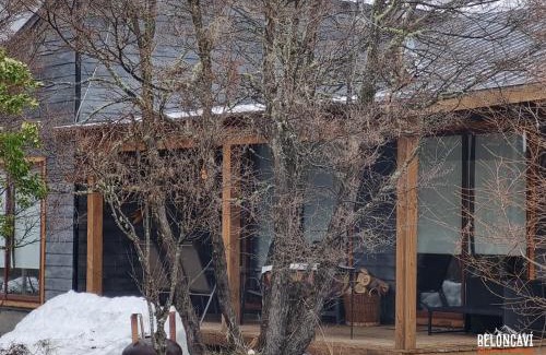 Pinto Chalet De Esquí | Ruka Lee II Las Trancas - Refugios de Montaña Reloncaví - Factura Inmediata