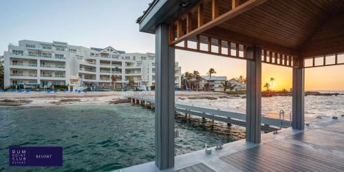 Rum Point Apartamento | Rum Point Club Resort Luxury Beachfront Condos by Grand Cayman Villas & Condos