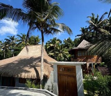 Melayang Cabina | Rumah Guci