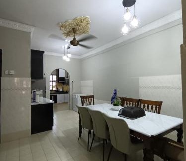 Kuantan Casa | RUMAH RAISHA PRIVATE POOL