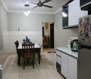 Kuantan Casa | RUMAH RAISHA PRIVATE POOL