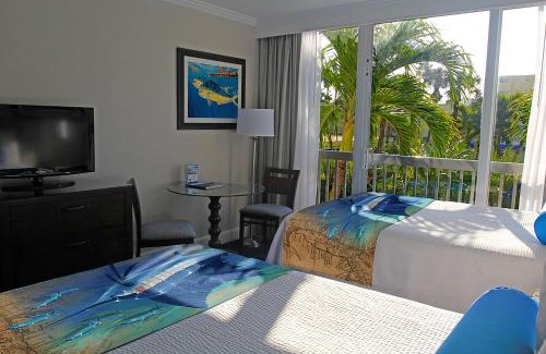 St. Pete Beach Complejo | RumFish Beach at TradeWinds
