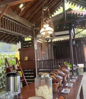 Patuk Cama Y Desayuno | Rumpal Cafe dan Vila